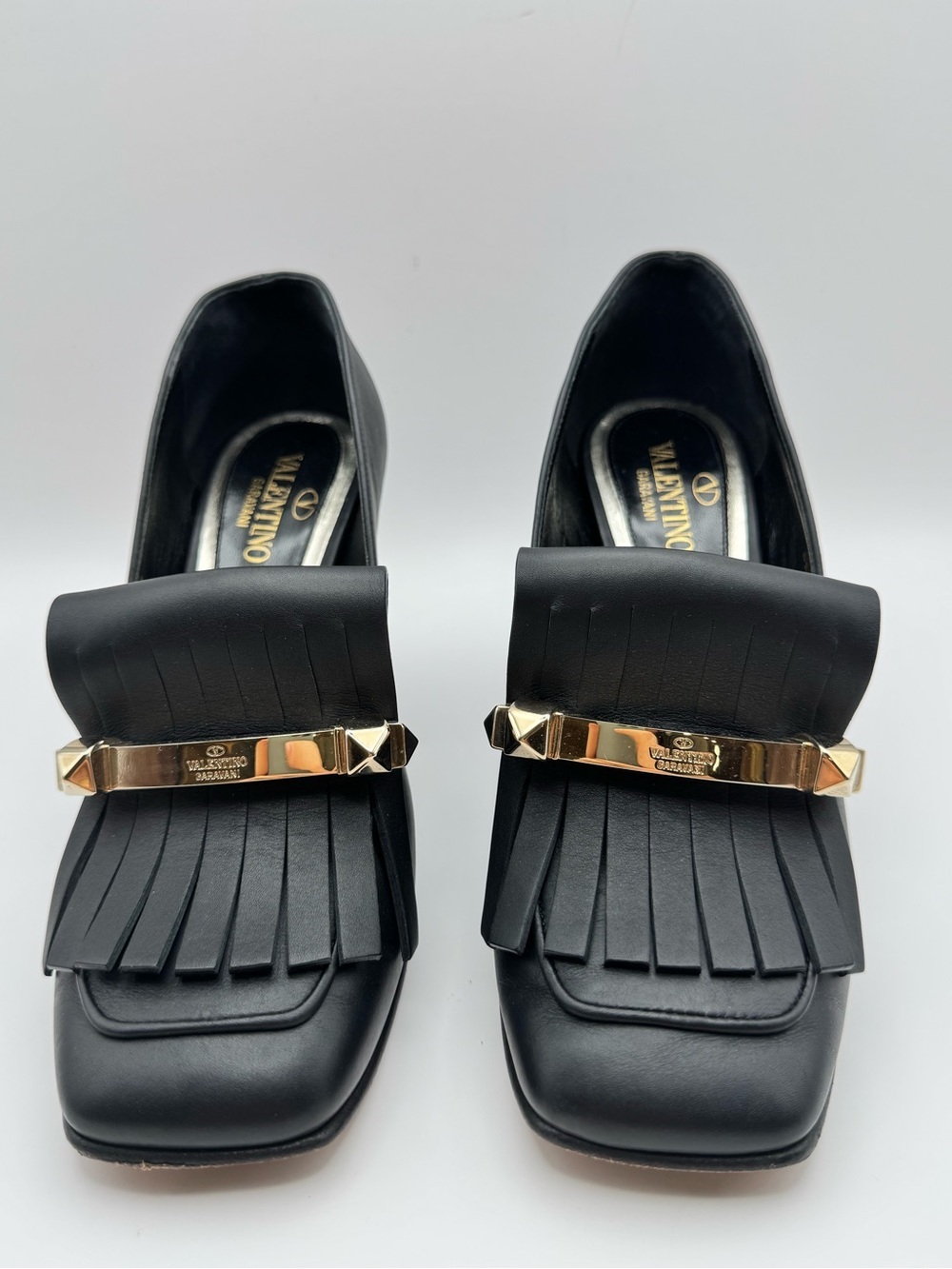 Valentino Garavani Rockstud Fringe Block Heel Pumps Black Leather Gold Studs 36